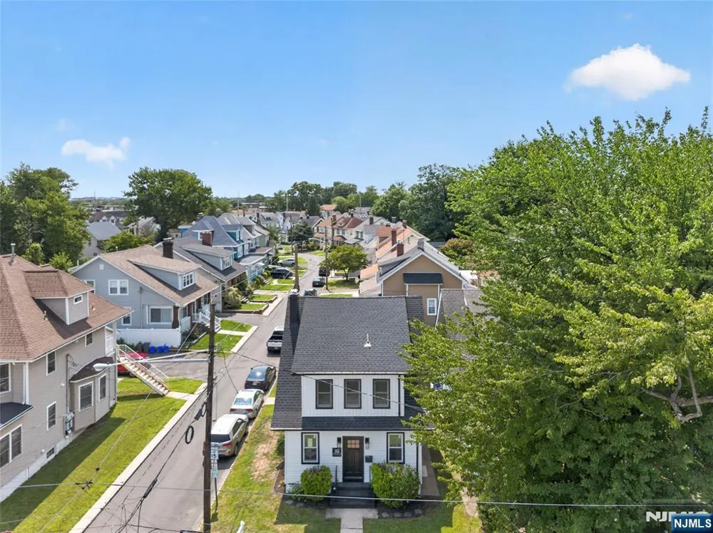 32 Fontaine Avenue Bloomfield, NJ 07003