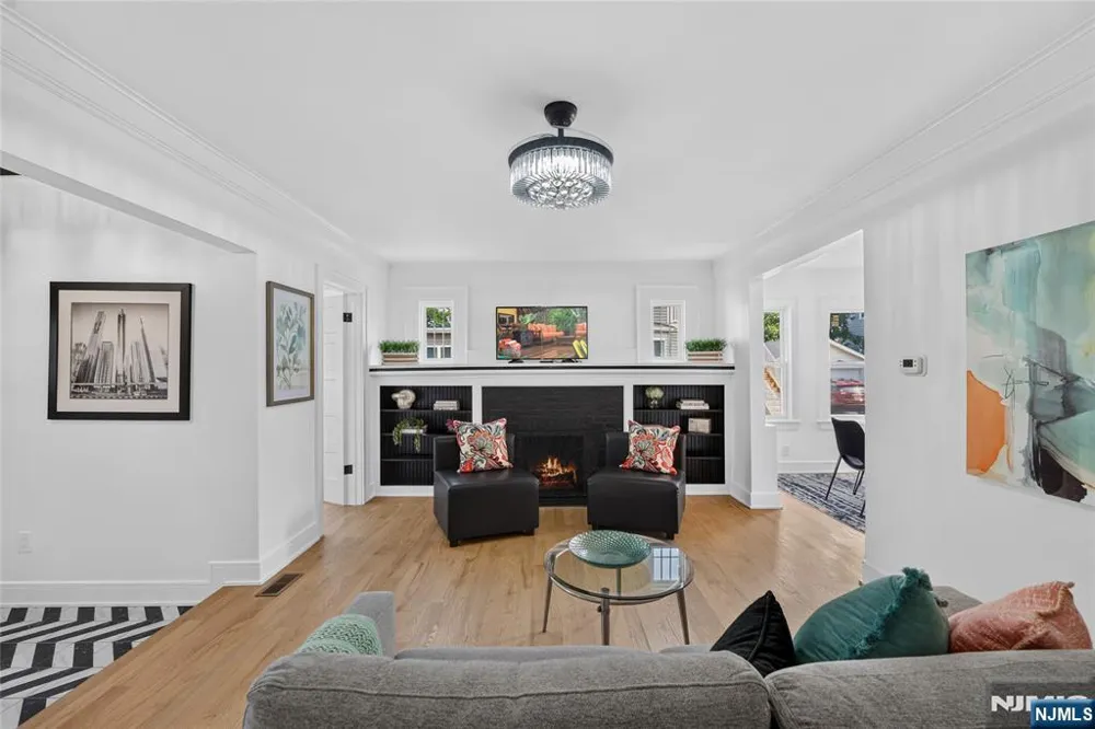 32 Fontaine Avenue Bloomfield, NJ 07003