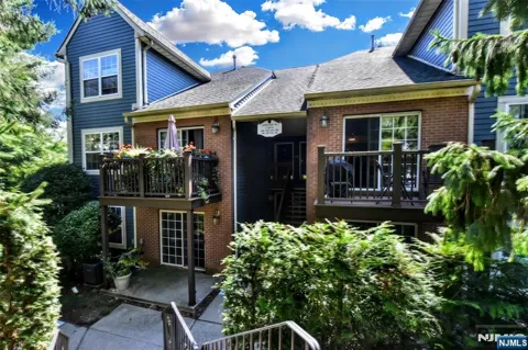 351 Cambridge Drive