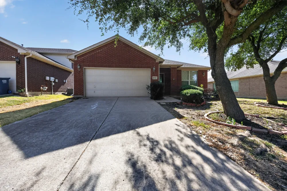1521 Stanford Drive Van Alstyne, TX 75495