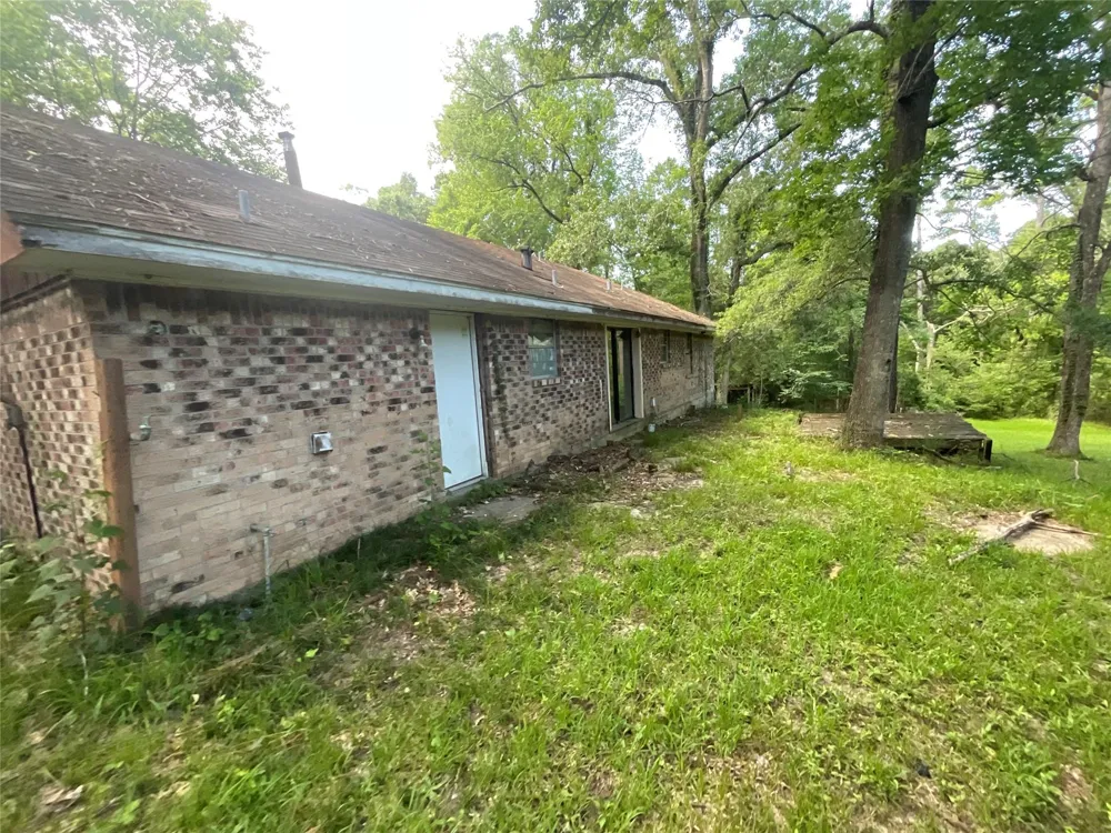 310 Howard Point Blank, TX 77364