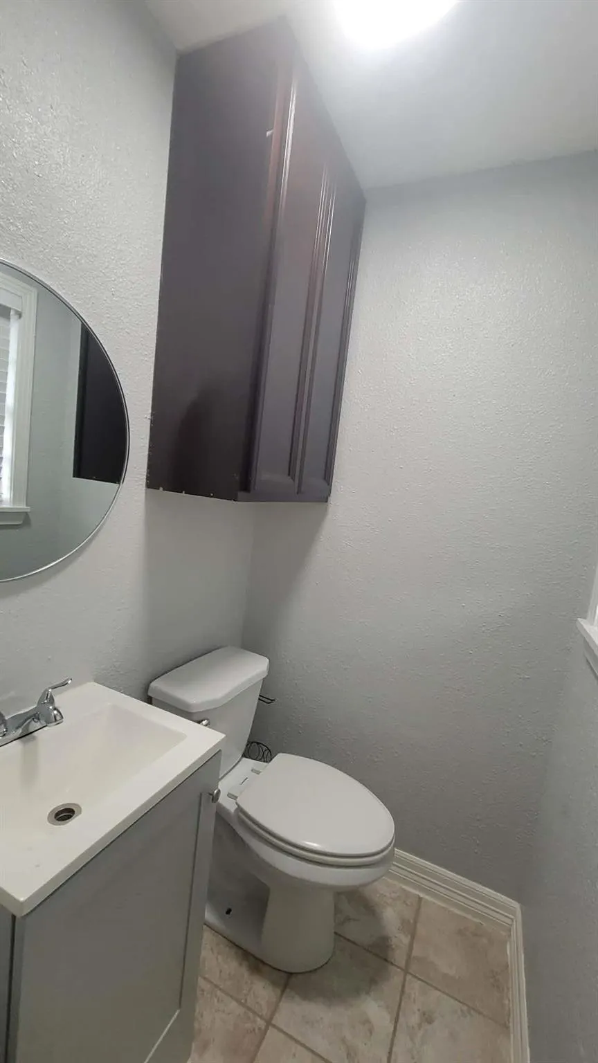 208 Battlebell Road Highlands, TX 77562