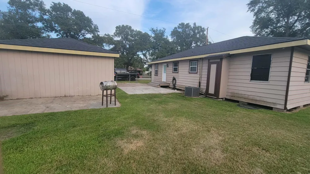 208 Battlebell Road Highlands, TX 77562