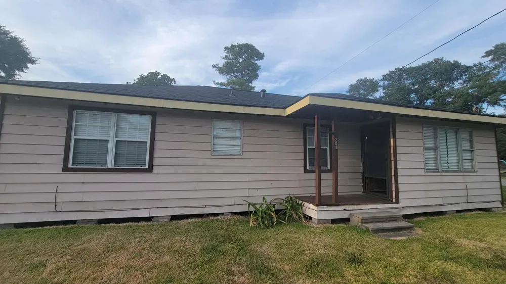208 Battlebell Road Highlands, TX 77562