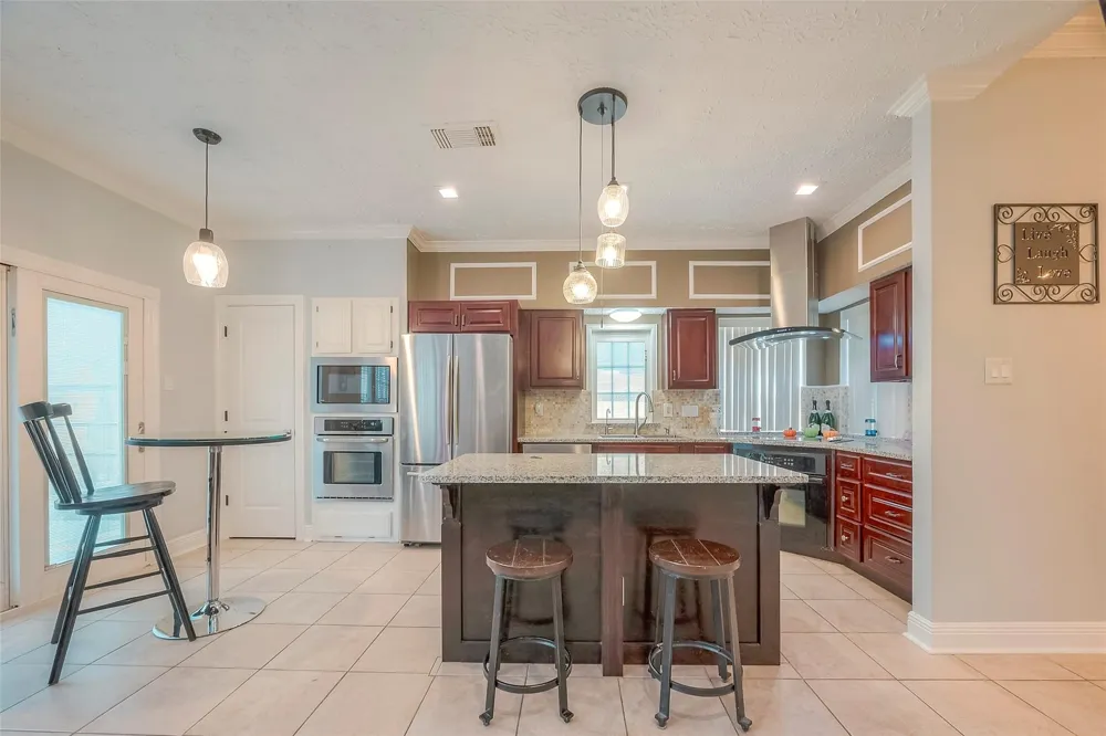 5439 Fern Park Drive Kingwood, TX 77339