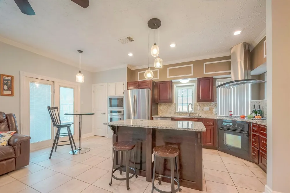 5439 Fern Park Drive Kingwood, TX 77339
