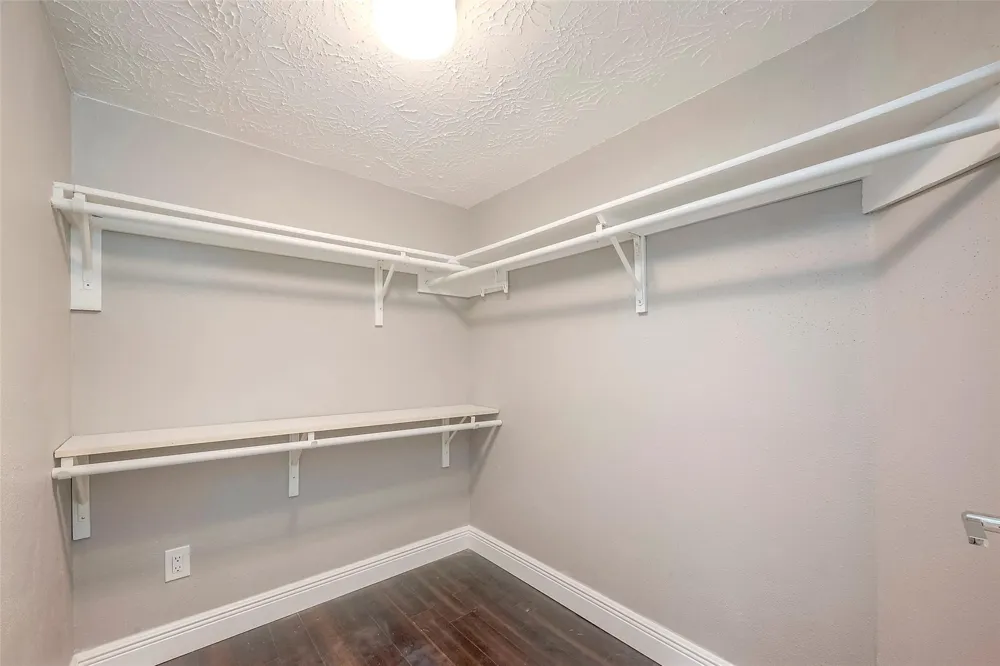 5439 Fern Park Drive Kingwood, TX 77339