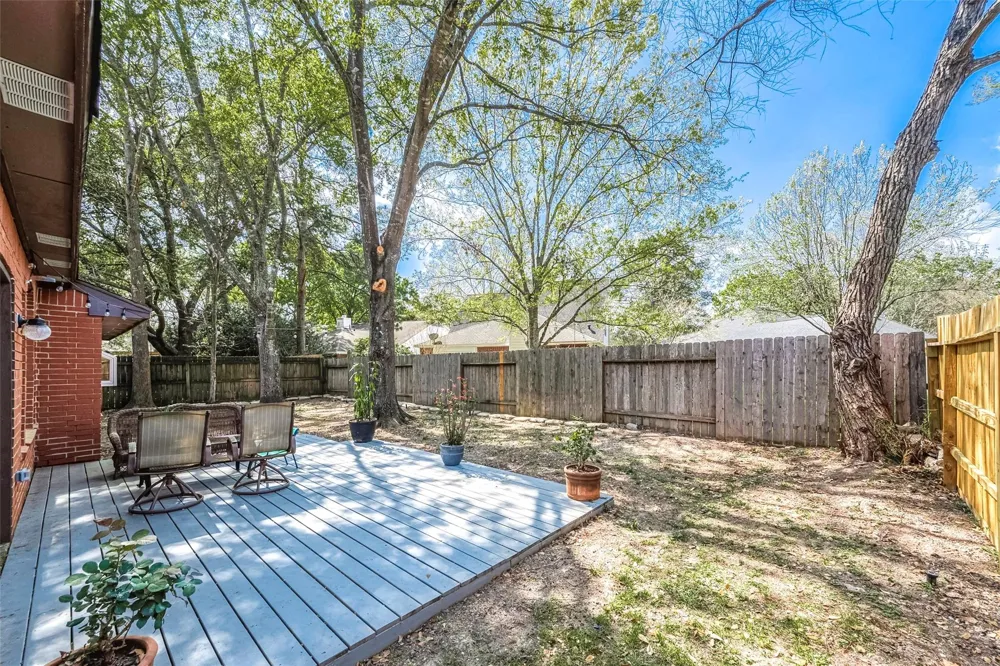 5439 Fern Park Drive Kingwood, TX 77339