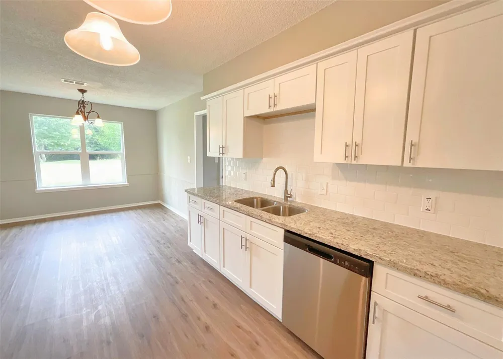 522 Irene Drive Highlands, TX 77562