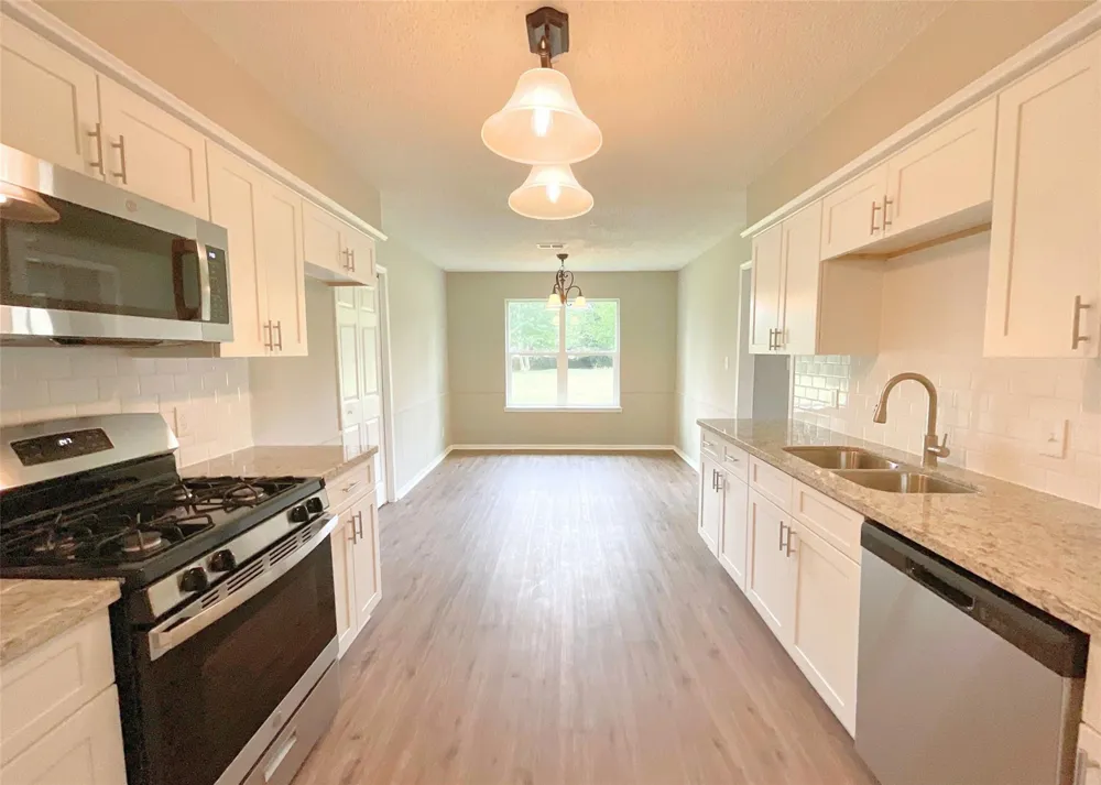 522 Irene Drive Highlands, TX 77562