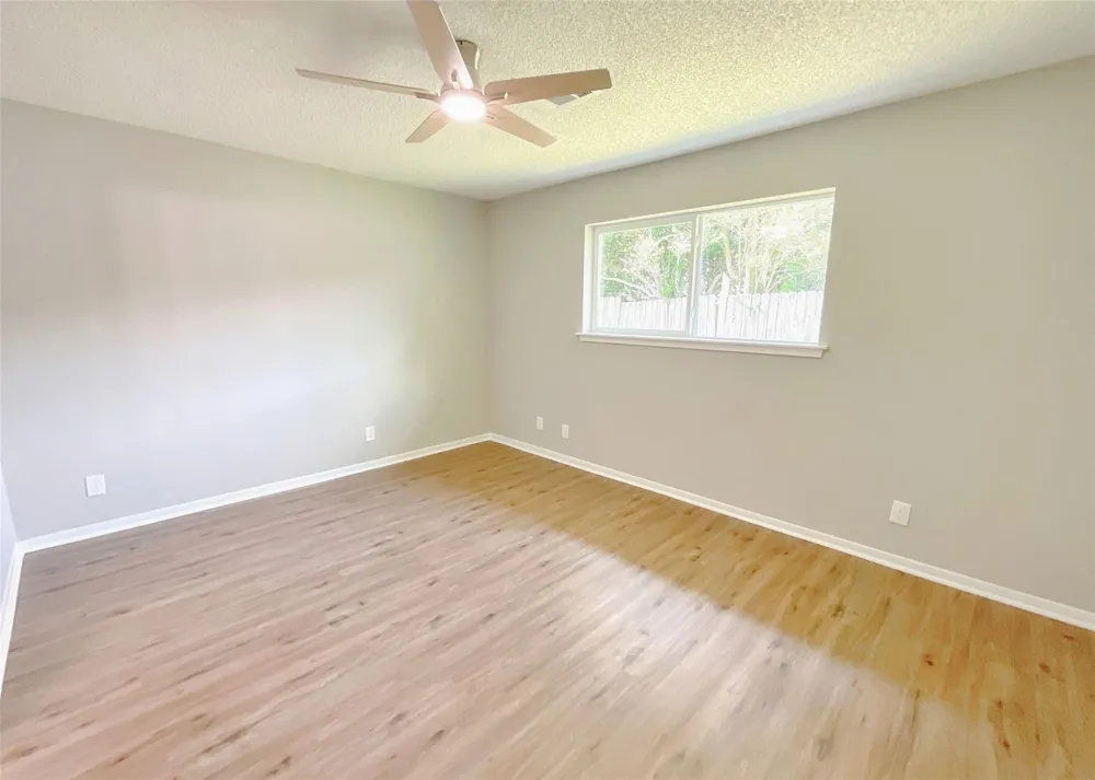 522 Irene Drive Highlands, TX 77562