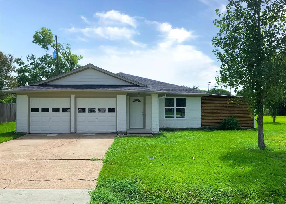 522 Irene Drive Highlands, TX 77562