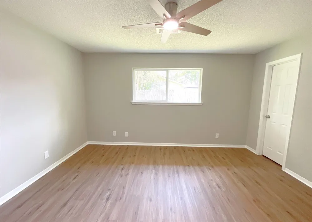 522 Irene Drive Highlands, TX 77562