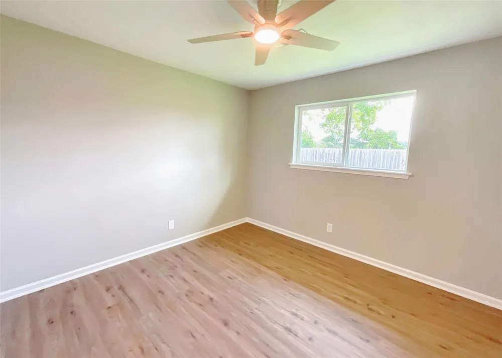 522 Irene Drive Highlands, TX 77562