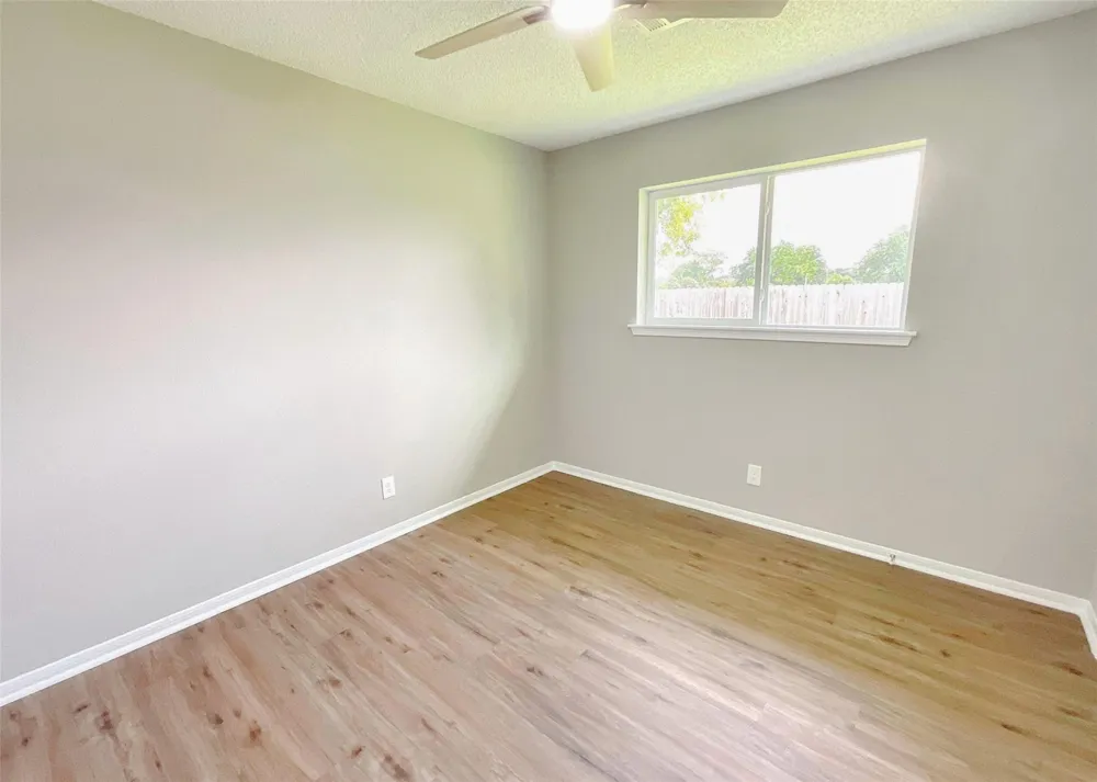 522 Irene Drive Highlands, TX 77562
