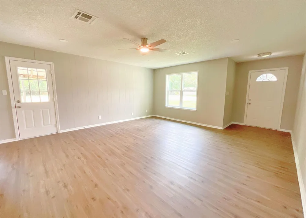 522 Irene Drive Highlands, TX 77562