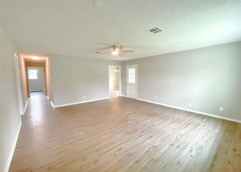 522 Irene Drive Highlands, TX 77562