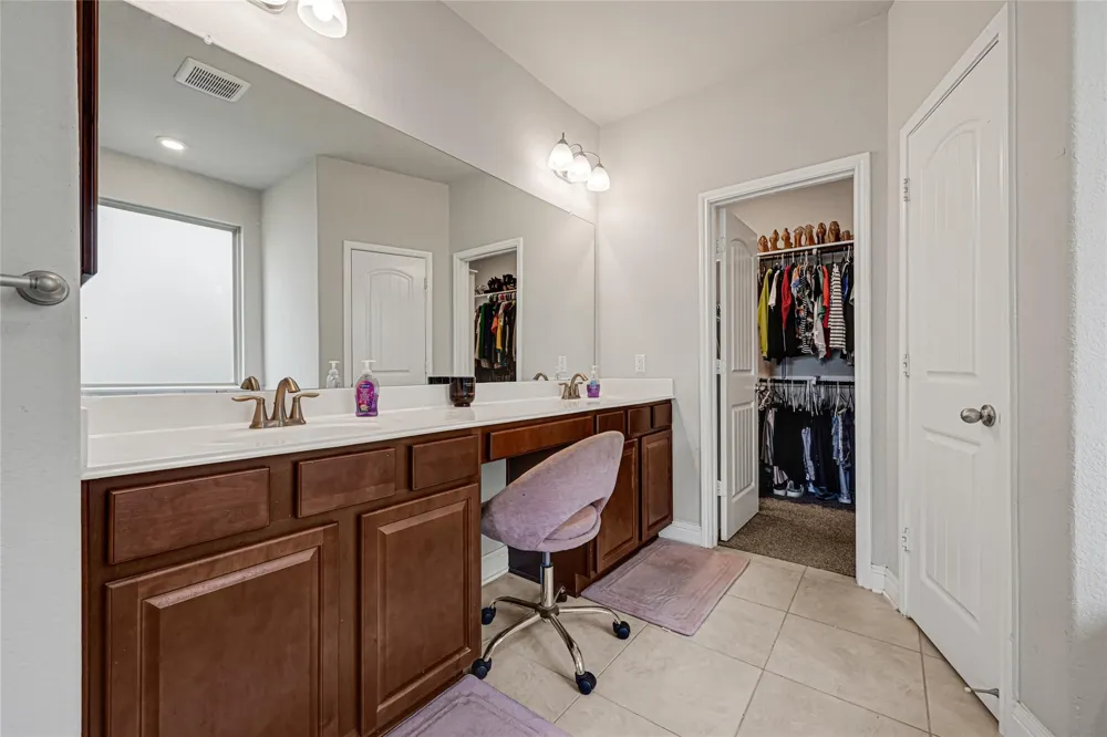 19422 Lake Ridge Drive Manvel, TX 77578