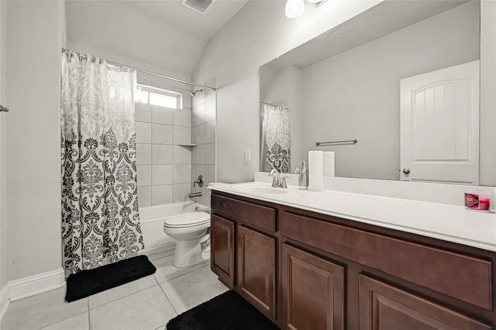 19422 Lake Ridge Drive Manvel, TX 77578