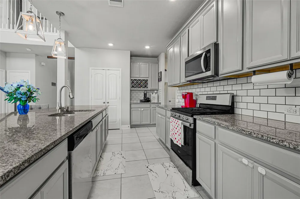 19422 Lake Ridge Drive Manvel, TX 77578