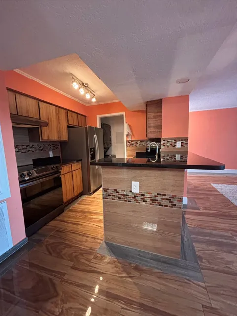 3919 Fairmont Parkway #184