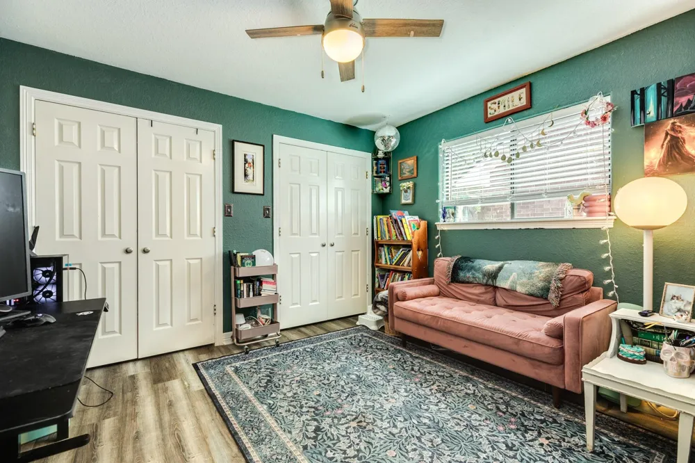 617 E Myrtle Street Angleton, TX 77515