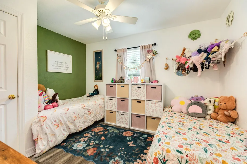 617 E Myrtle Street Angleton, TX 77515