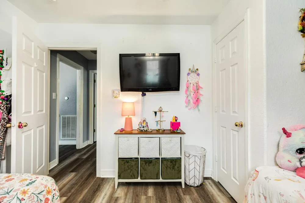 617 E Myrtle Street Angleton, TX 77515