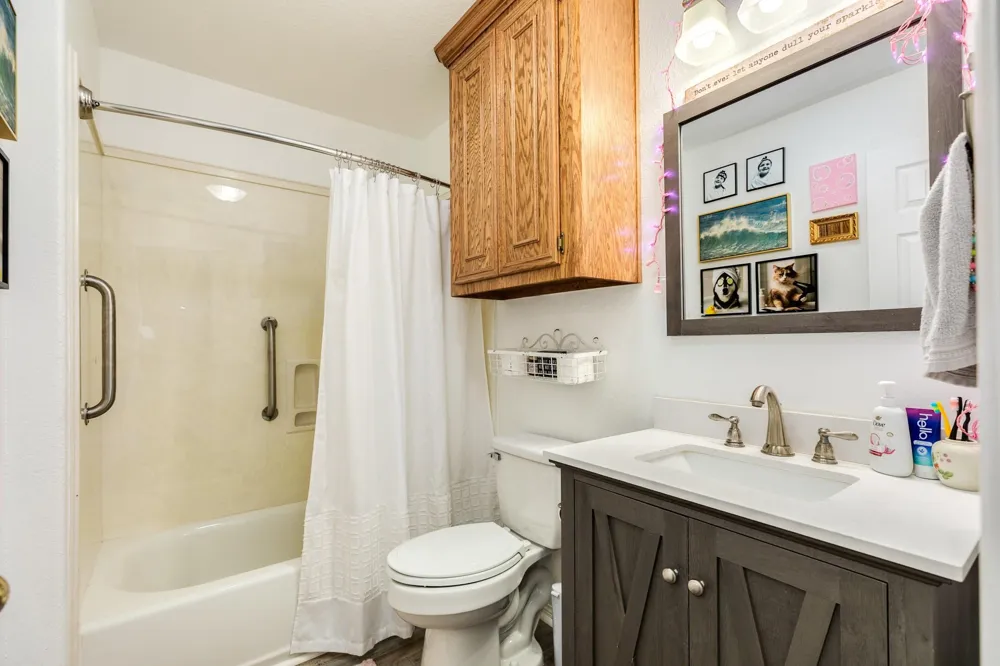 617 E Myrtle Street Angleton, TX 77515