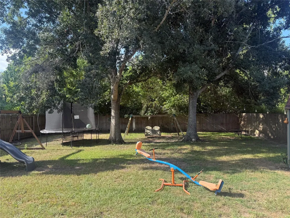 617 E Myrtle Street Angleton, TX 77515