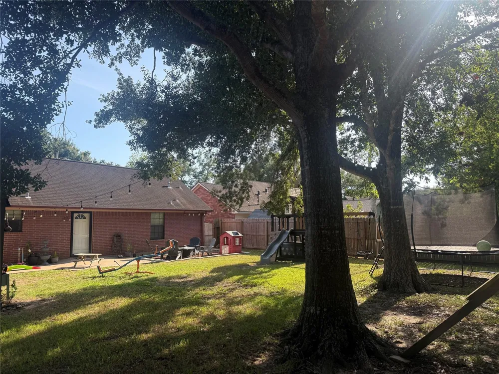 617 E Myrtle Street Angleton, TX 77515
