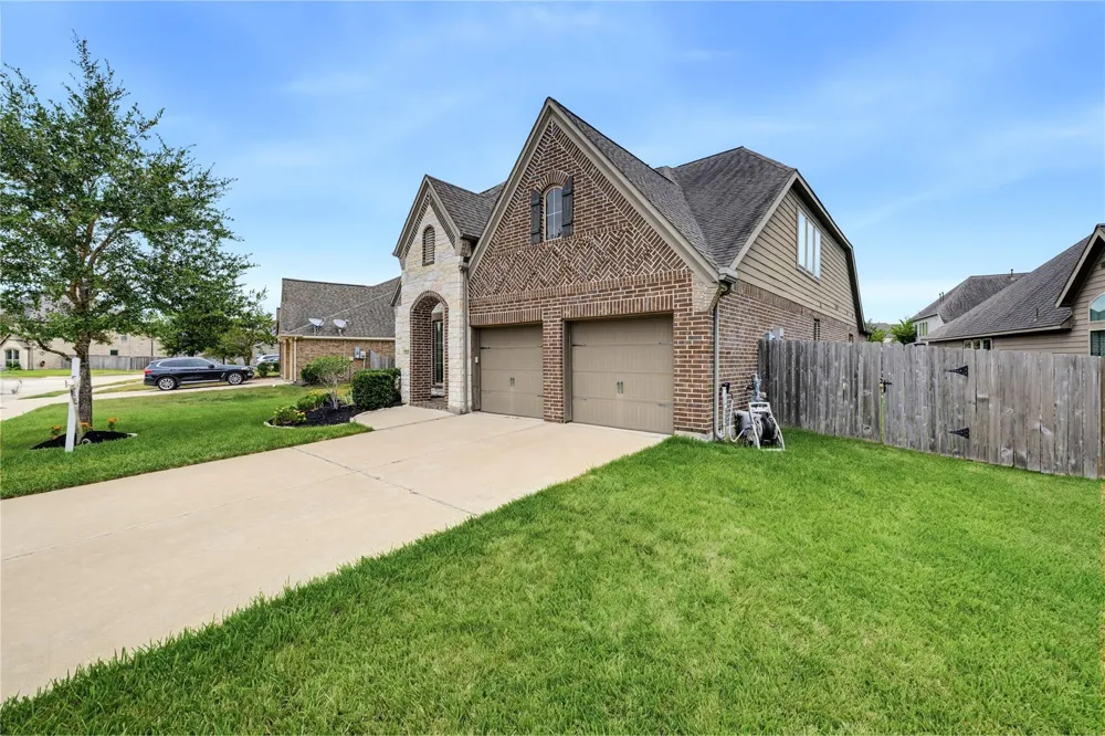 13226 Sage Meadow Lane Pearland, TX 77584