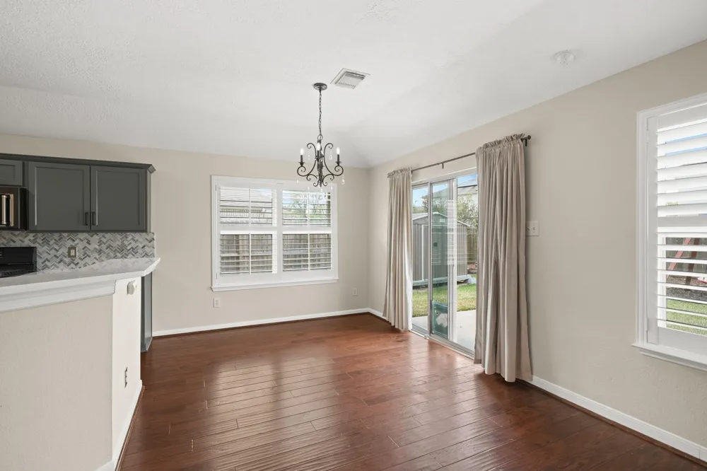 4926 Quiet Canyon Drive Friendswood, TX 77546