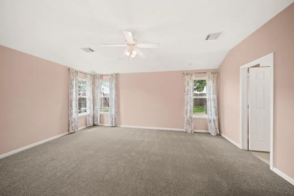 4926 Quiet Canyon Drive Friendswood, TX 77546