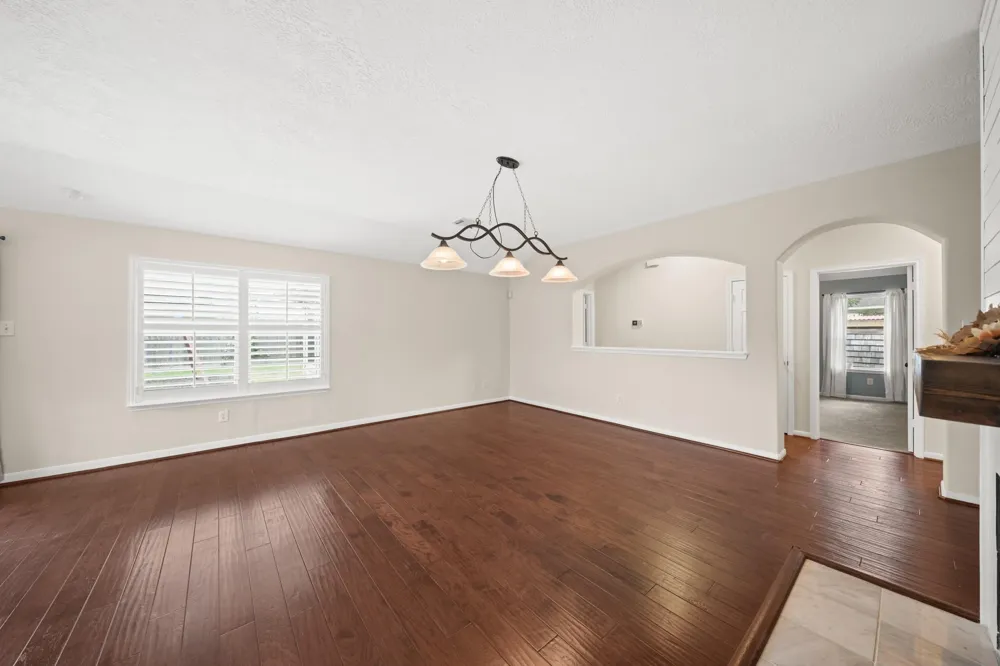 4926 Quiet Canyon Drive Friendswood, TX 77546
