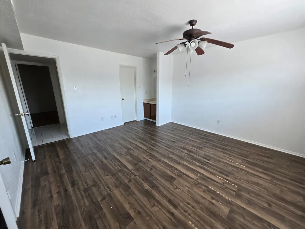 8323 Wilcrest Drive #8004 Houston, TX 77072