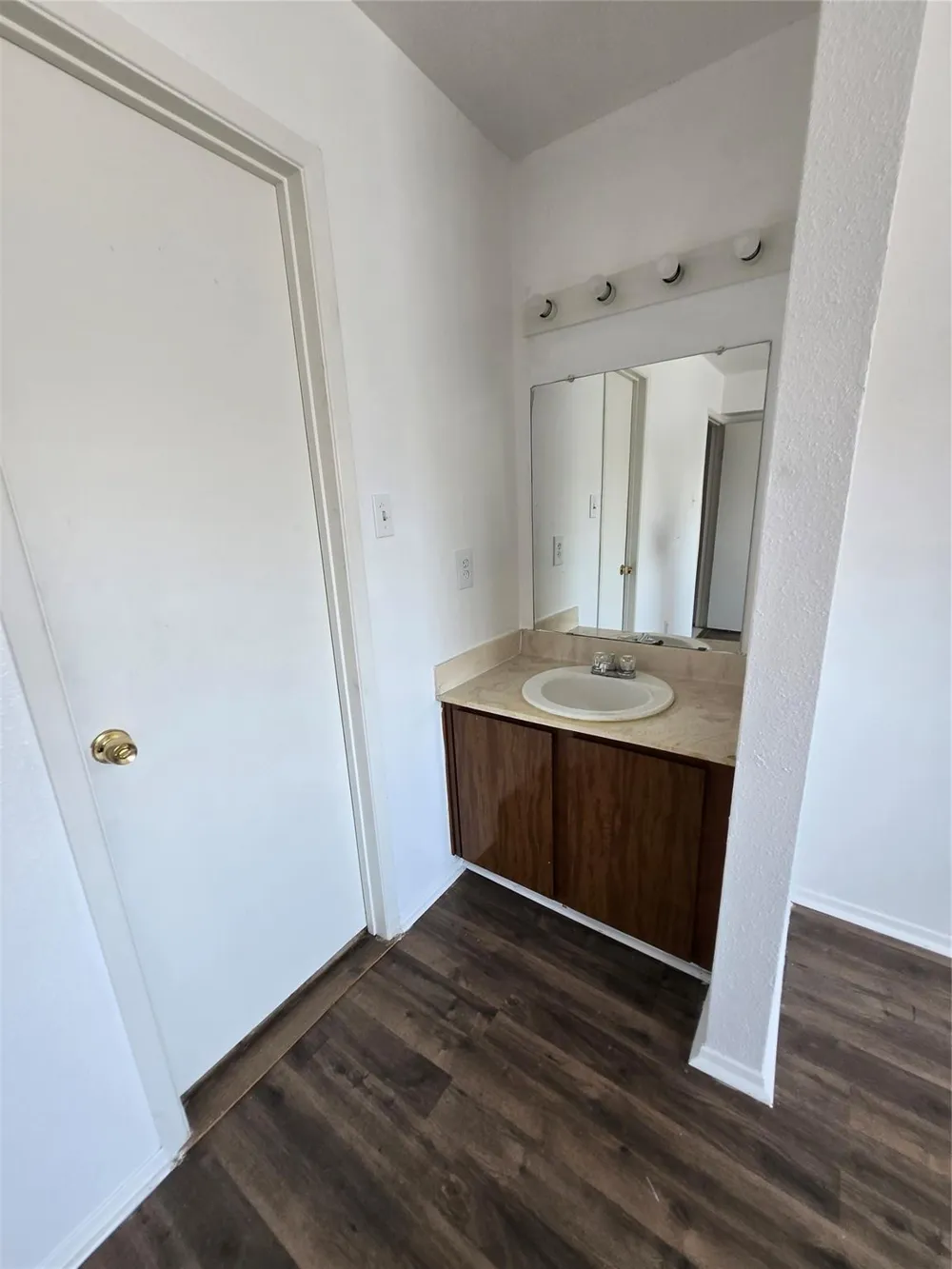 8323 Wilcrest Drive #8004 Houston, TX 77072