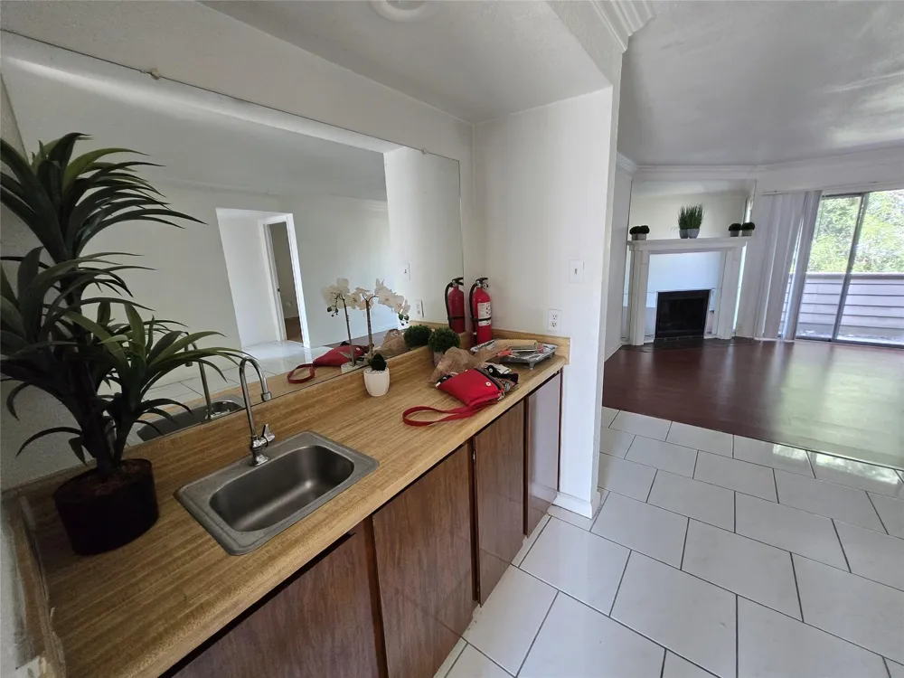 8323 Wilcrest Drive #8004 Houston, TX 77072