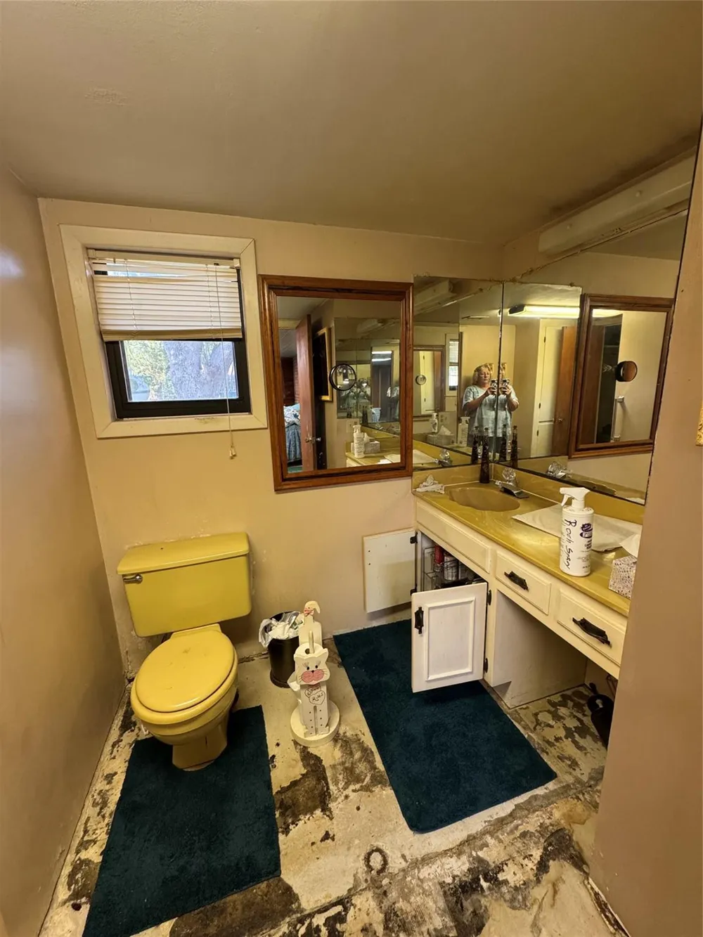 212 E Elizabeth Avenue Palacios, TX 77465