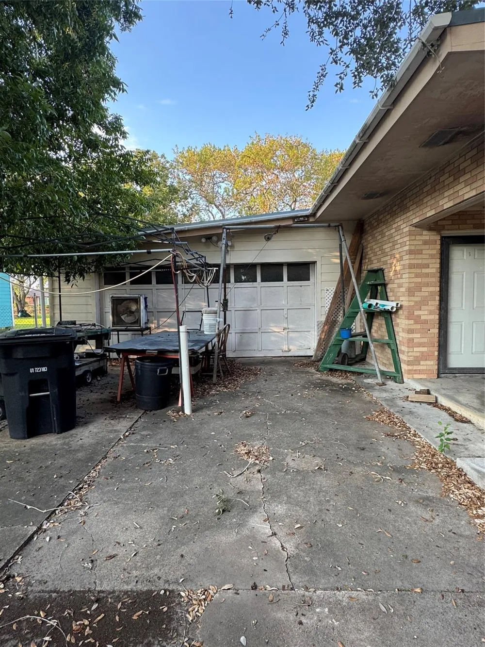 212 E Elizabeth Avenue Palacios, TX 77465