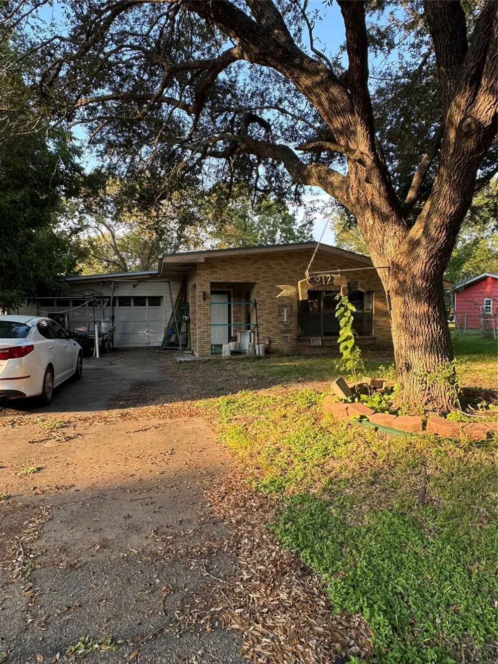 212 E Elizabeth Avenue Palacios, TX 77465