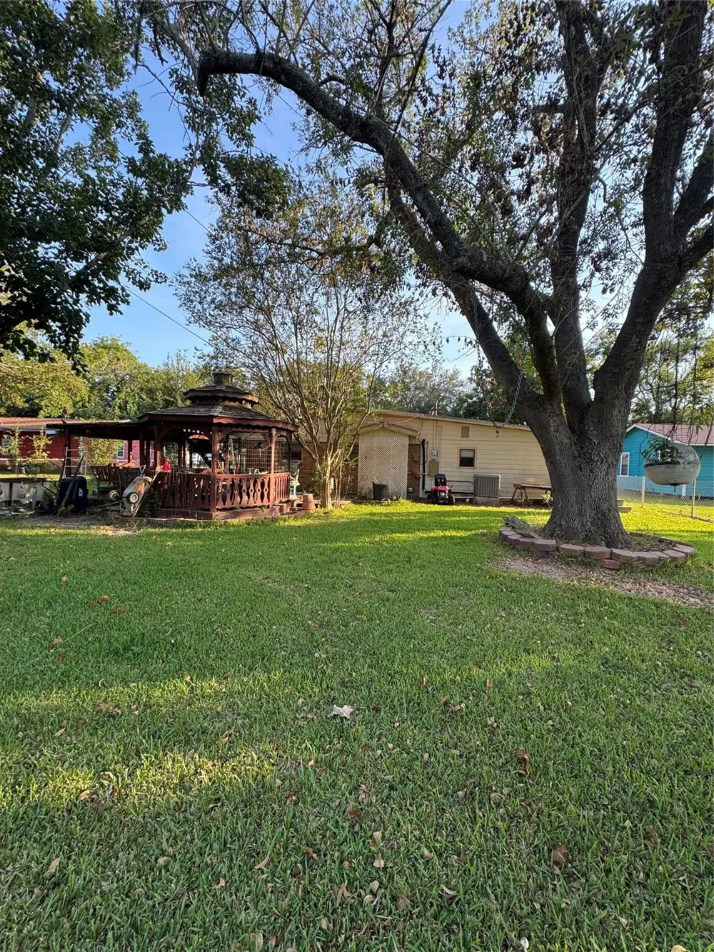 212 E Elizabeth Avenue Palacios, TX 77465