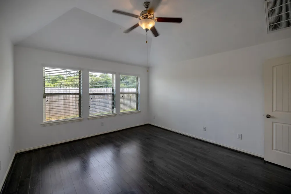 1822 Olive Pine Drive Fresno, TX 77545