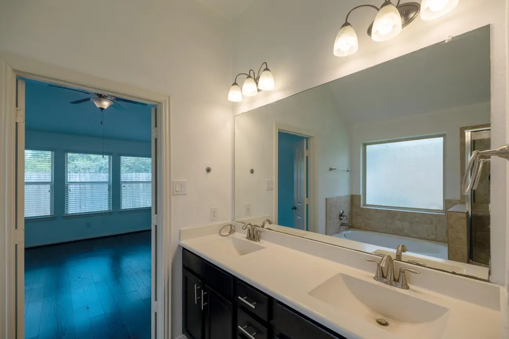 1822 Olive Pine Drive Fresno, TX 77545