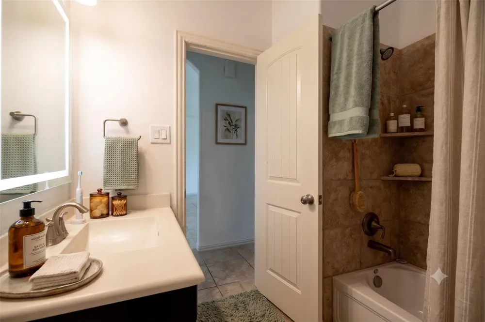 1822 Olive Pine Drive Fresno, TX 77545