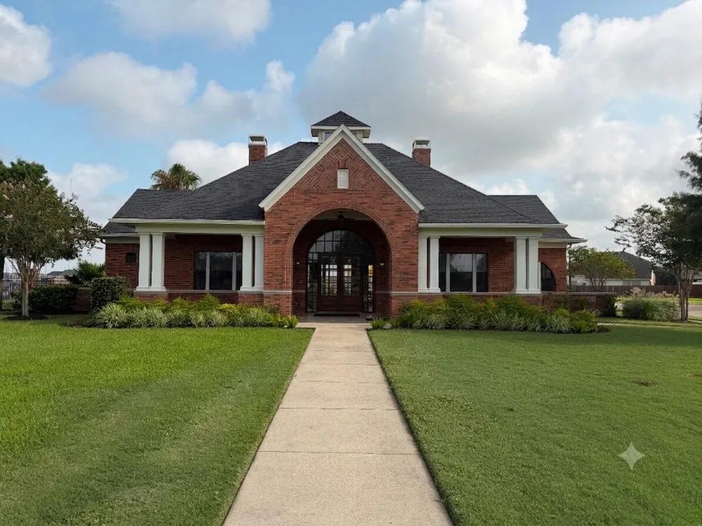 1822 Olive Pine Drive Fresno, TX 77545
