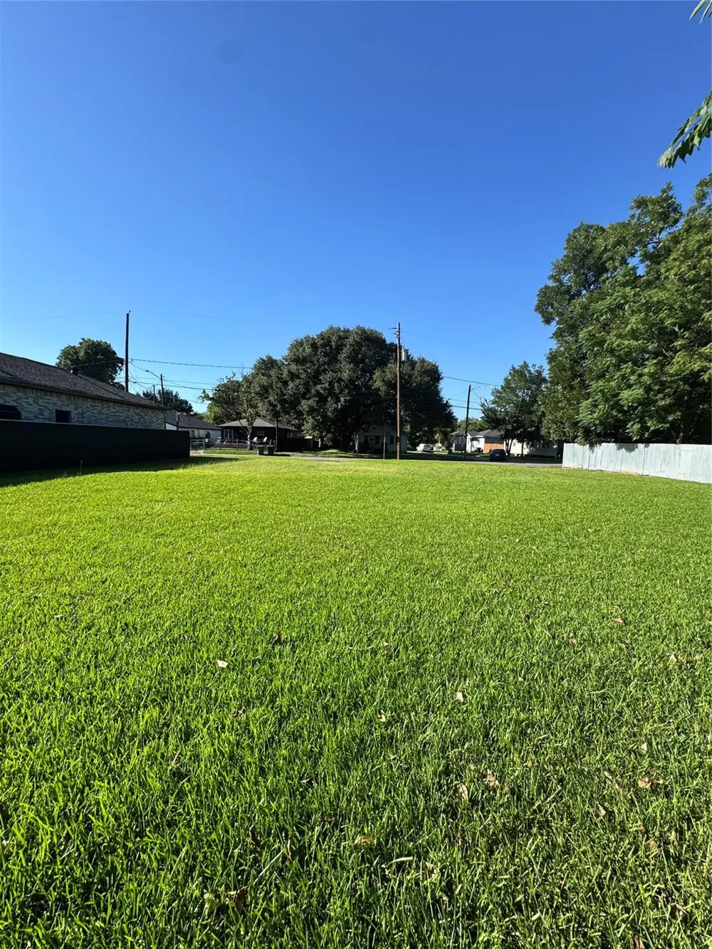 1458 E 33rd Street Houston, TX 77022