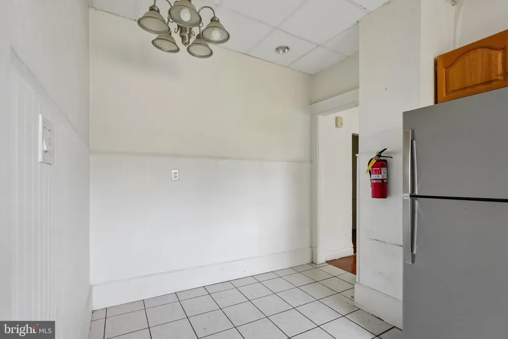 11 MAIN BLVD Ewing, NJ 08618