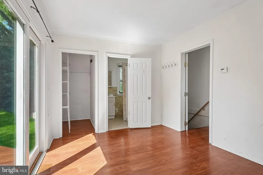 11 MAIN BLVD Ewing, NJ 08618
