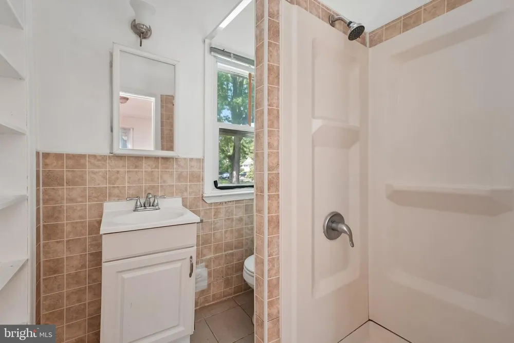 11 MAIN BLVD Ewing, NJ 08618